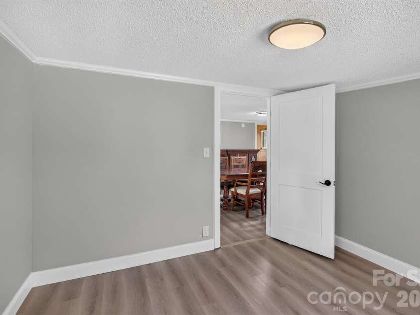 7040 Pear Tree Road, Charlotte, NC 28216.  MLS# CAR4402192, YatesRealty ID 35927. 