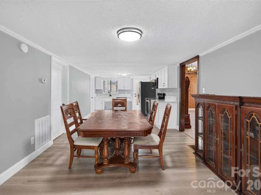 7040 Pear Tree Road, Charlotte, NC 28216.  MLS# CAR4402192, YatesRealty ID 35927. 