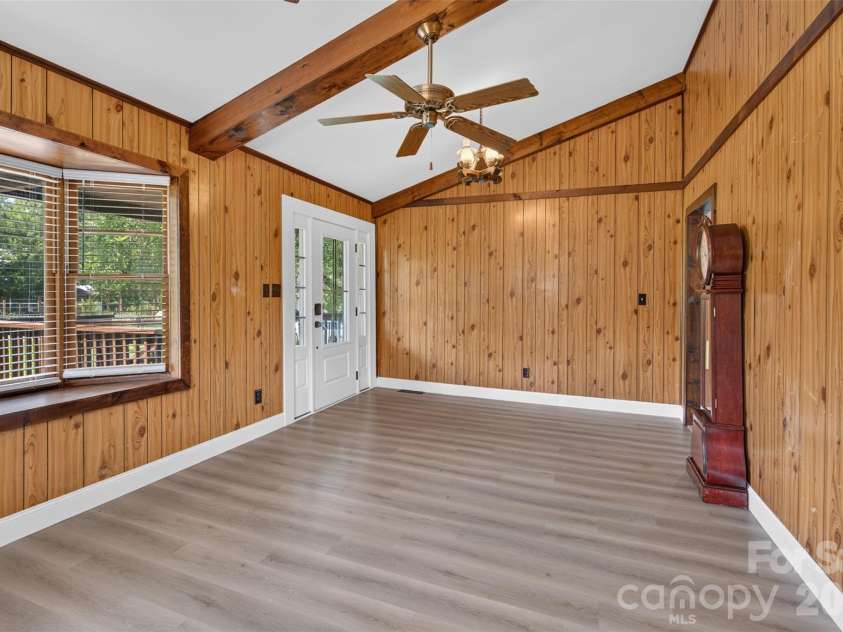 7040 Pear Tree Road, Charlotte, NC 28216.  MLS# CAR4402192, YatesRealty ID 35927. 