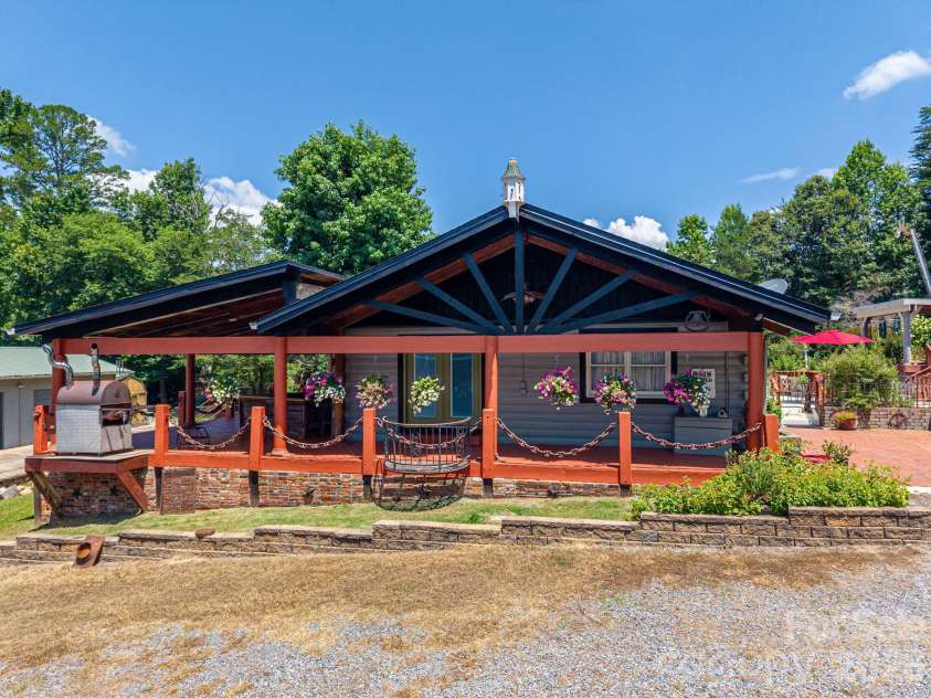 120 Wiggins Lane, Kings Mountain, NC 28086.  MLS# CAR4402051, YatesRealty ID 35928. 