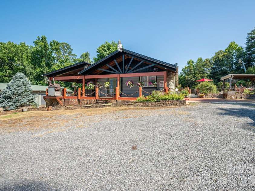 120 Wiggins Lane, Kings Mountain, NC 28086.  MLS# CAR4402051, YatesRealty ID 35928. 