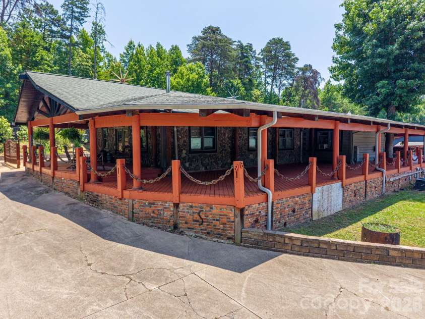 120 Wiggins Lane, Kings Mountain, NC 28086.  MLS# CAR4402051, YatesRealty ID 35928. 