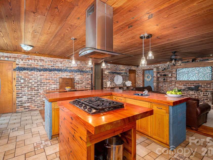 120 Wiggins Lane, Kings Mountain, NC 28086.  MLS# CAR4402051, YatesRealty ID 35928. 