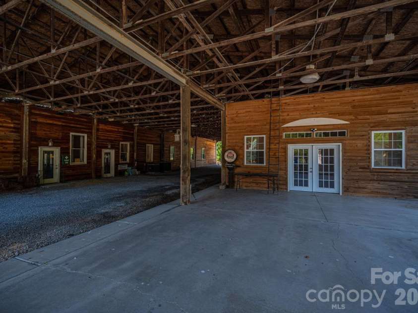 120 Wiggins Lane, Kings Mountain, NC 28086.  MLS# CAR4402051, YatesRealty ID 35928. 