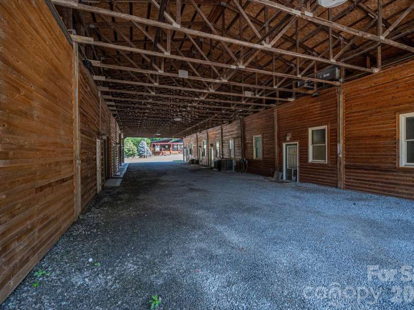 120 Wiggins Lane, Kings Mountain, NC 28086.  MLS# CAR4402051, YatesRealty ID 35928. 