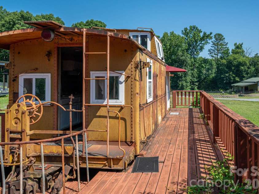 120 Wiggins Lane, Kings Mountain, NC 28086.  MLS# CAR4402051, YatesRealty ID 35928. 