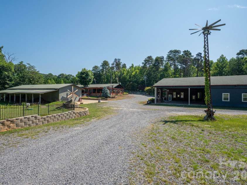 120 Wiggins Lane, Kings Mountain, NC 28086.  MLS# CAR4402051, YatesRealty ID 35928. 