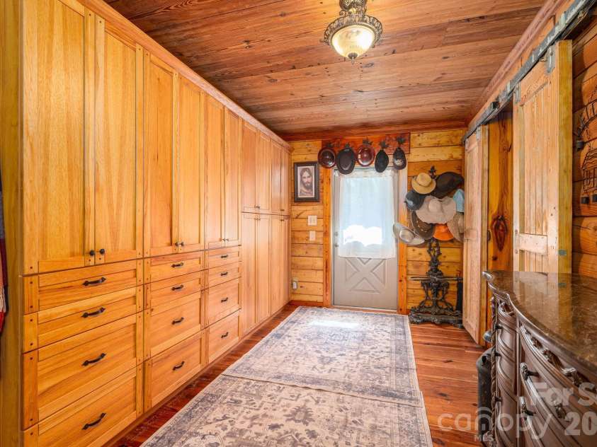 120 Wiggins Lane, Kings Mountain, NC 28086.  MLS# CAR4402051, YatesRealty ID 35928. Storage galore!