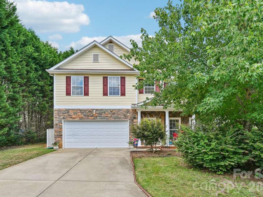 4008 Cascade Drive, Gastonia, NC 28056.  MLS# CAR4401918, YatesRealty ID 35929. 