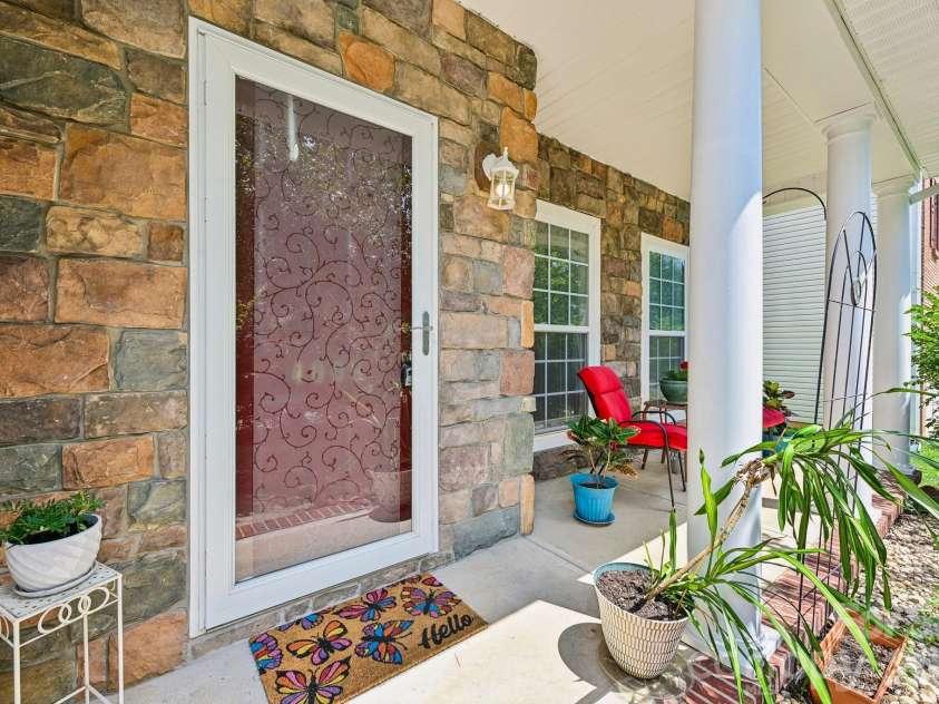 4008 Cascade Drive, Gastonia, NC 28056.  MLS# CAR4401918, YatesRealty ID 35929. 