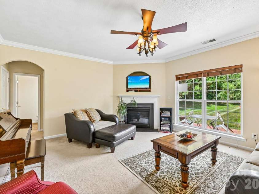 4008 Cascade Drive, Gastonia, NC 28056.  MLS# CAR4401918, YatesRealty ID 35929. 