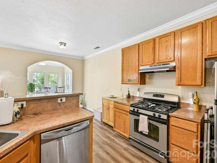 4008 Cascade Drive, Gastonia, NC 28056.  MLS# CAR4401918, YatesRealty ID 35929. 