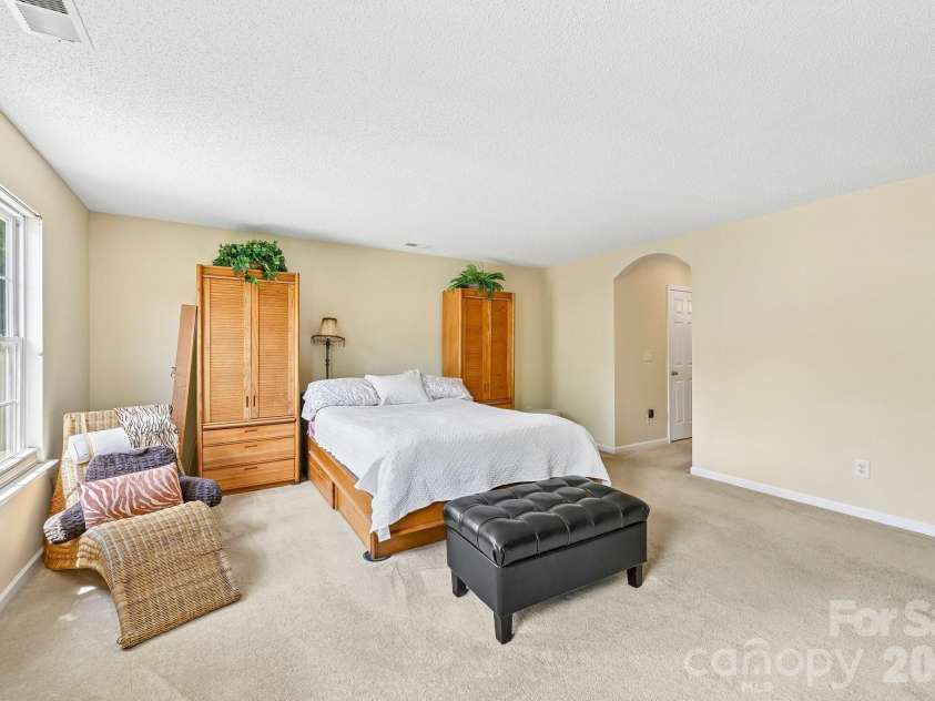 4008 Cascade Drive, Gastonia, NC 28056.  MLS# CAR4401918, YatesRealty ID 35929. 