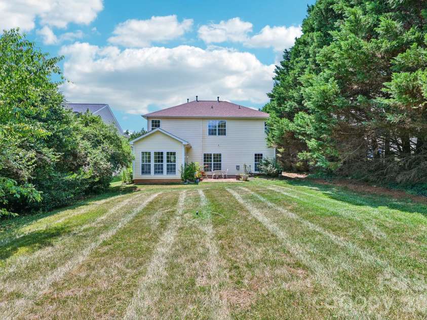 4008 Cascade Drive, Gastonia, NC 28056.  MLS# CAR4401918, YatesRealty ID 35929. 