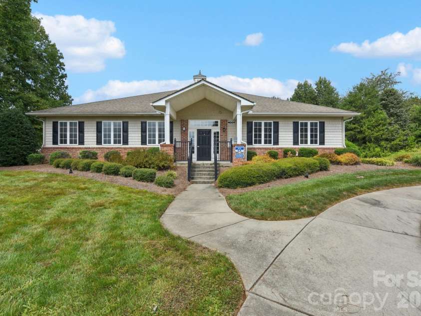 4008 Cascade Drive, Gastonia, NC 28056.  MLS# CAR4401918, YatesRealty ID 35929. 