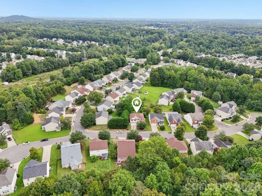 4008 Cascade Drive, Gastonia, NC 28056.  MLS# CAR4401918, YatesRealty ID 35929. 