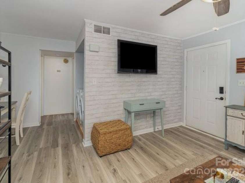 11063 Running Ridge Road, Charlotte, NC 28226.  MLS# CAR4240690, YatesRealty ID 3593. 