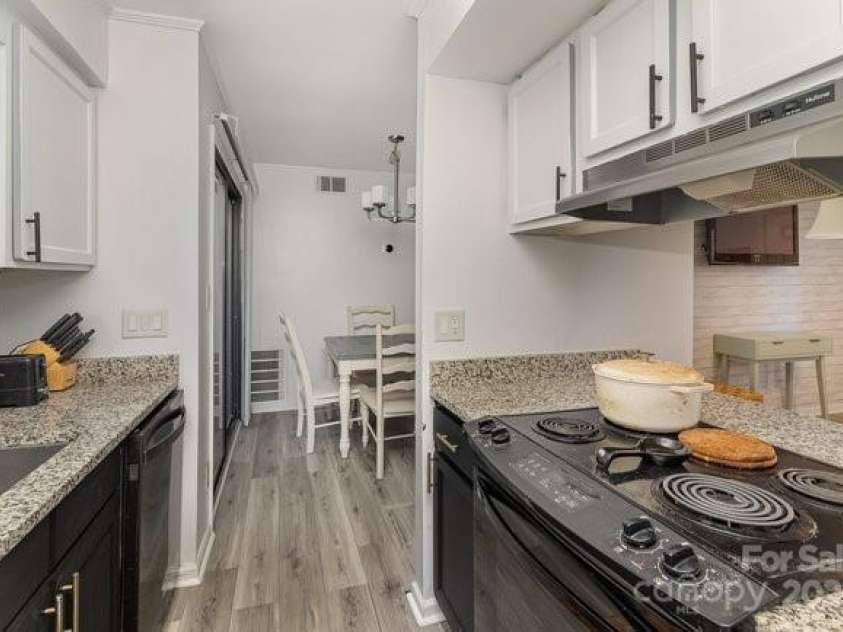 11063 Running Ridge Road, Charlotte, NC 28226.  MLS# CAR4240690, YatesRealty ID 3593. 