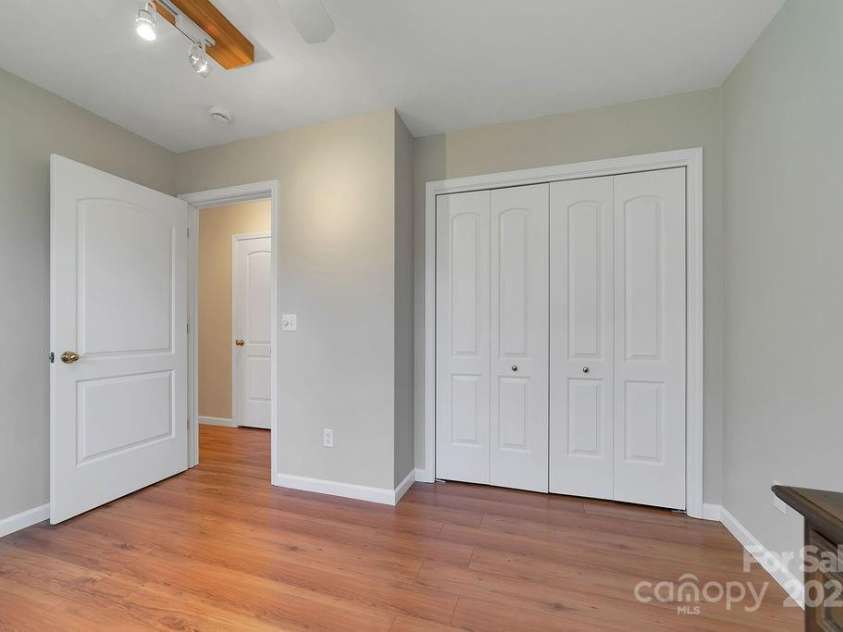 43 Redden Road, Hendersonville, NC 28739.  MLS# CAR4330221, YatesRealty ID 3593. 2nd Bedroom