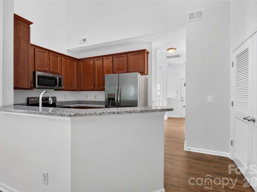 4711 Craigmoss Lane, Charlotte, NC 28278.  MLS# CAR4400112, YatesRealty ID 35930. 