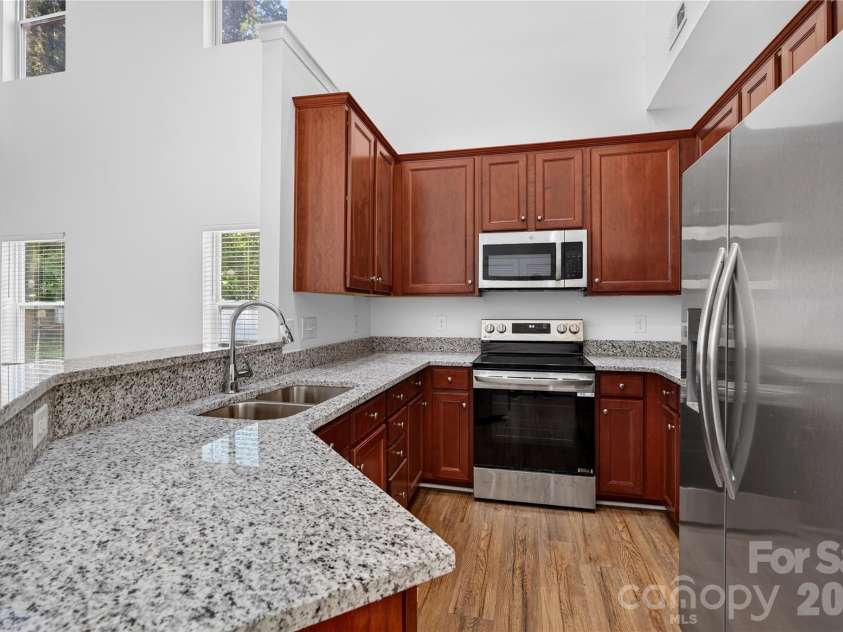 4711 Craigmoss Lane, Charlotte, NC 28278.  MLS# CAR4400112, YatesRealty ID 35930. 