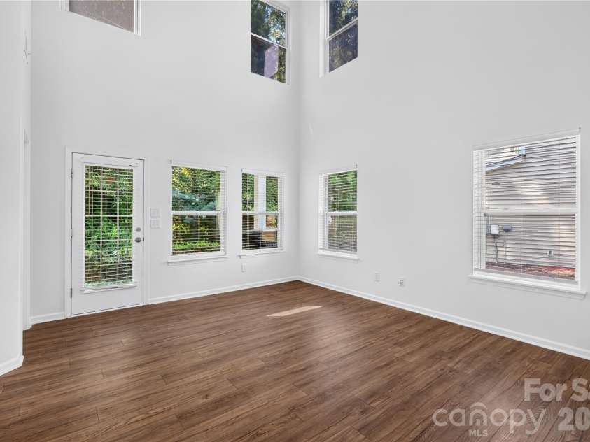 4711 Craigmoss Lane, Charlotte, NC 28278.  MLS# CAR4400112, YatesRealty ID 35930. 
