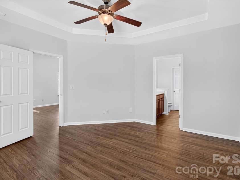 4711 Craigmoss Lane, Charlotte, NC 28278.  MLS# CAR4400112, YatesRealty ID 35930. 