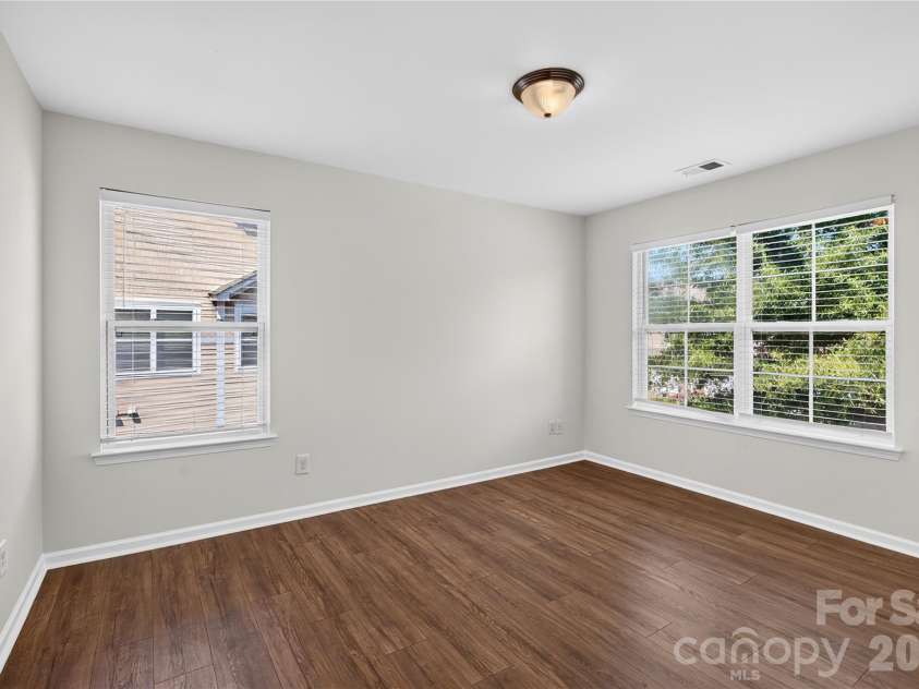 4711 Craigmoss Lane, Charlotte, NC 28278.  MLS# CAR4400112, YatesRealty ID 35930. 
