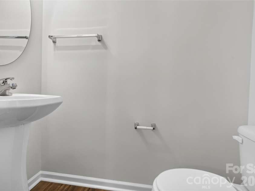 4711 Craigmoss Lane, Charlotte, NC 28278.  MLS# CAR4400112, YatesRealty ID 35930. 