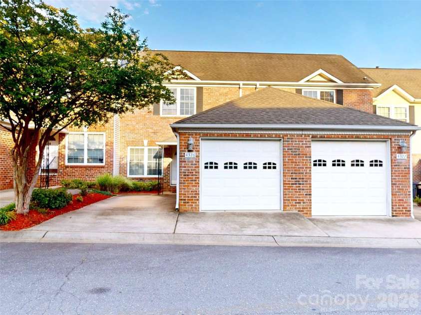 4326 Laurel Hill Lane, Charlotte, NC 28217.  MLS# CAR4402661, YatesRealty ID 35931. 
