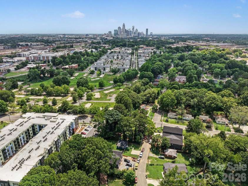 2708 Catalina Avenue, Charlotte, NC 28206.  MLS# CAR4401900, YatesRealty ID 35932. 