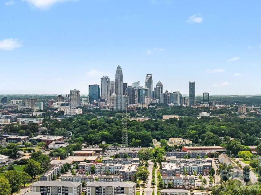 2708 Catalina Avenue, Charlotte, NC 28206.  MLS# CAR4401900, YatesRealty ID 35932. 