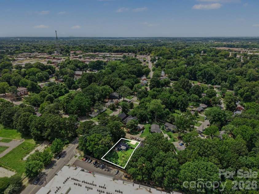 2708 Catalina Avenue, Charlotte, NC 28206.  MLS# CAR4401900, YatesRealty ID 35932. 