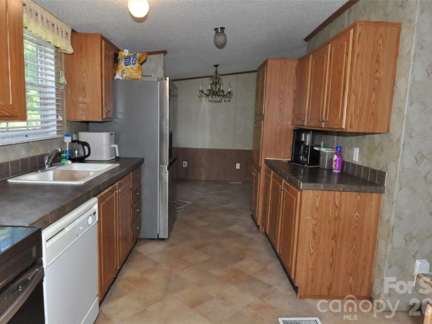 977 Langley Drive, Chester, SC 29706.  MLS# CAR4400456, YatesRealty ID 35934. 