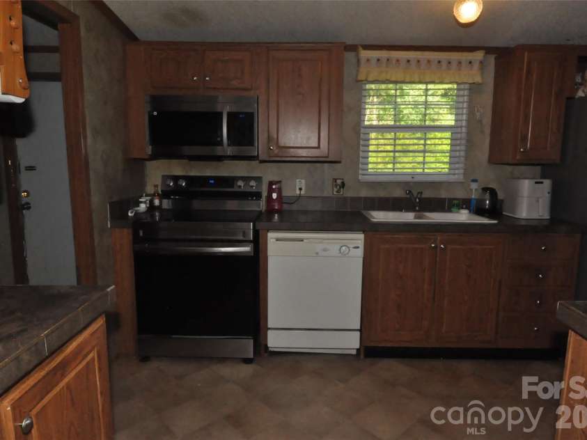 977 Langley Drive, Chester, SC 29706.  MLS# CAR4400456, YatesRealty ID 35934. 