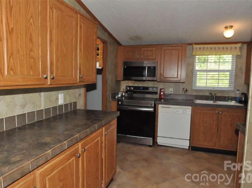 977 Langley Drive, Chester, SC 29706.  MLS# CAR4400456, YatesRealty ID 35934. 