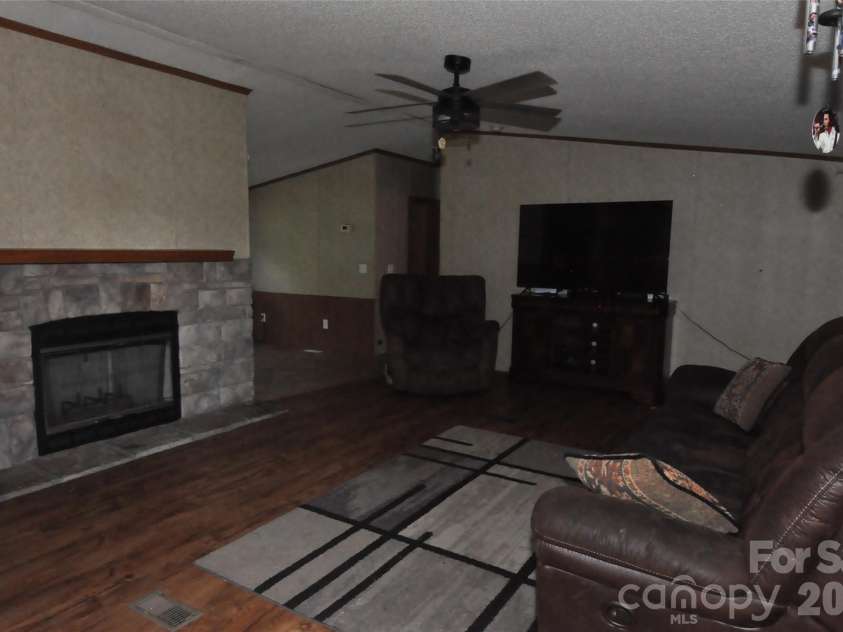 977 Langley Drive, Chester, SC 29706.  MLS# CAR4400456, YatesRealty ID 35934. 