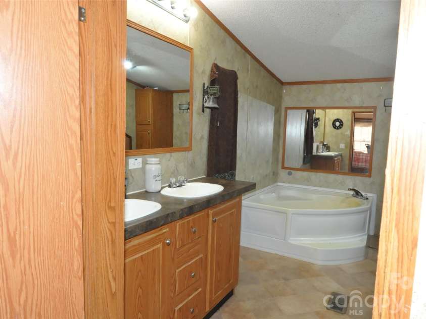 977 Langley Drive, Chester, SC 29706.  MLS# CAR4400456, YatesRealty ID 35934. 