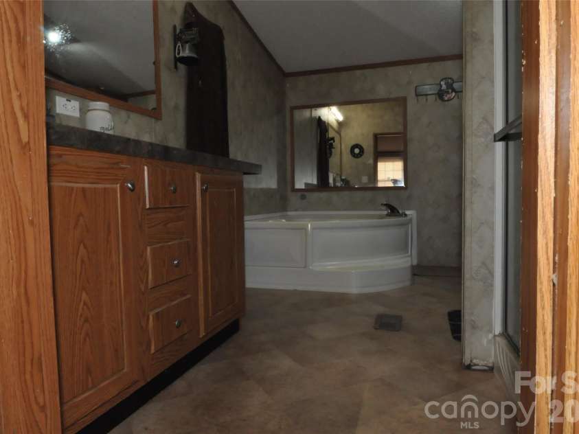 977 Langley Drive, Chester, SC 29706.  MLS# CAR4400456, YatesRealty ID 35934. 