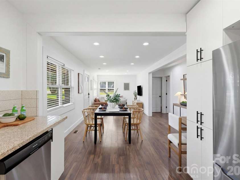 1642 Washington Avenue, Charlotte, NC 28216.  MLS# CAR4402239, YatesRealty ID 35936. 