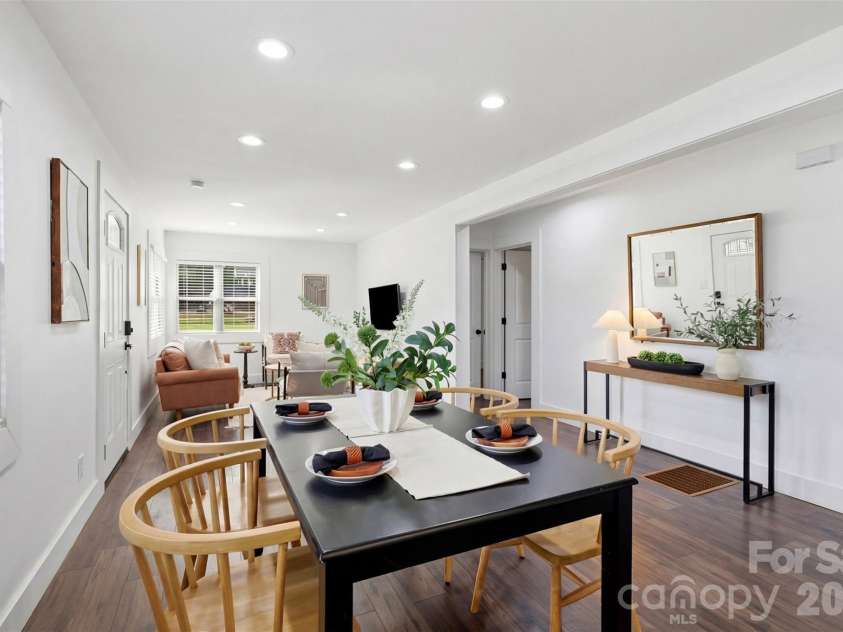1642 Washington Avenue, Charlotte, NC 28216.  MLS# CAR4402239, YatesRealty ID 35936. 