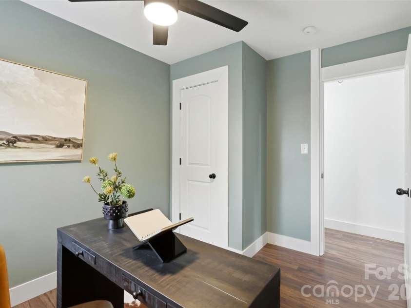 1642 Washington Avenue, Charlotte, NC 28216.  MLS# CAR4402239, YatesRealty ID 35936. 