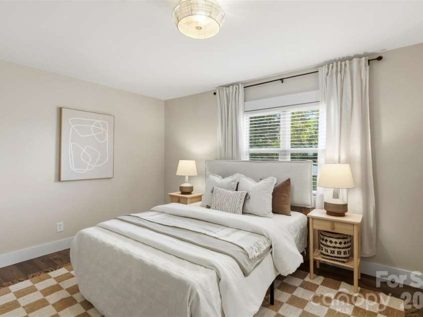 1642 Washington Avenue, Charlotte, NC 28216.  MLS# CAR4402239, YatesRealty ID 35936. 