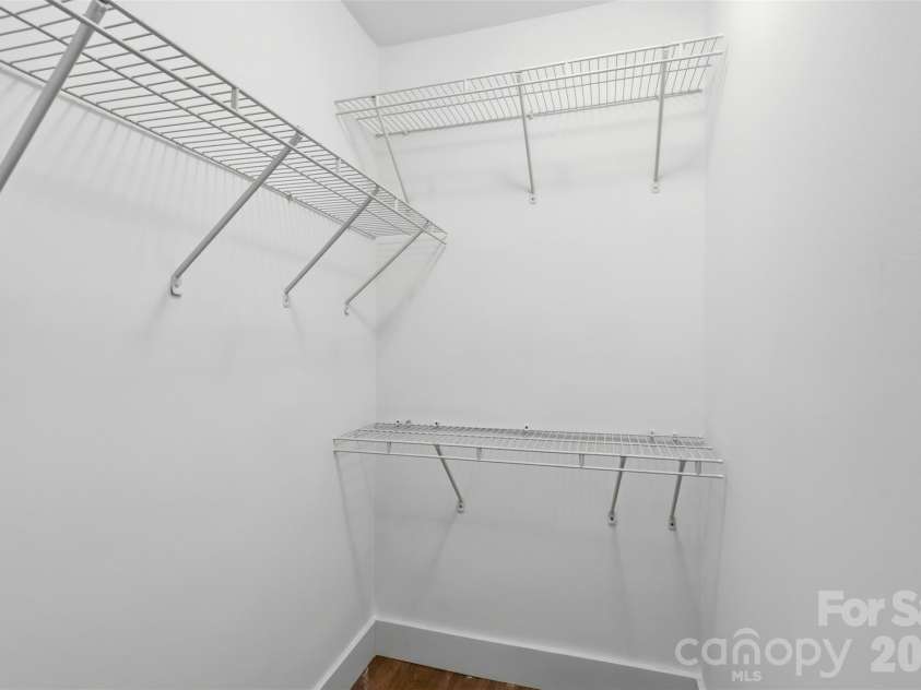 1642 Washington Avenue, Charlotte, NC 28216.  MLS# CAR4402239, YatesRealty ID 35936. 