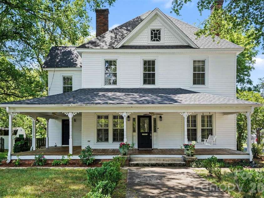 313 Gold Street, Kings Mountain, NC 28086.  MLS# CAR4399469, YatesRealty ID 35939. 