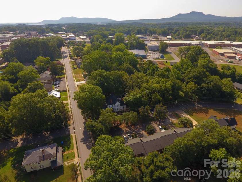 313 Gold Street, Kings Mountain, NC 28086.  MLS# CAR4399469, YatesRealty ID 35939. 