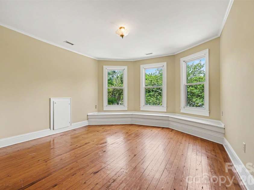 313 Gold Street, Kings Mountain, NC 28086.  MLS# CAR4399469, YatesRealty ID 35939. 