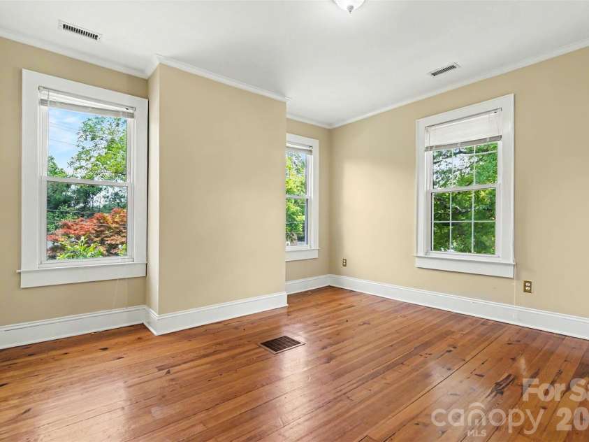 313 Gold Street, Kings Mountain, NC 28086.  MLS# CAR4399469, YatesRealty ID 35939. 