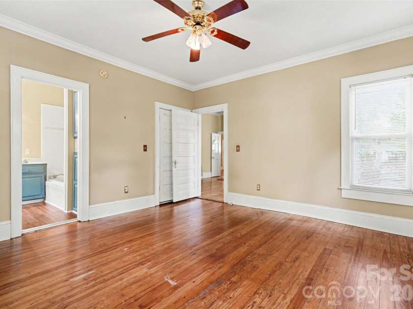 313 Gold Street, Kings Mountain, NC 28086.  MLS# CAR4399469, YatesRealty ID 35939. 