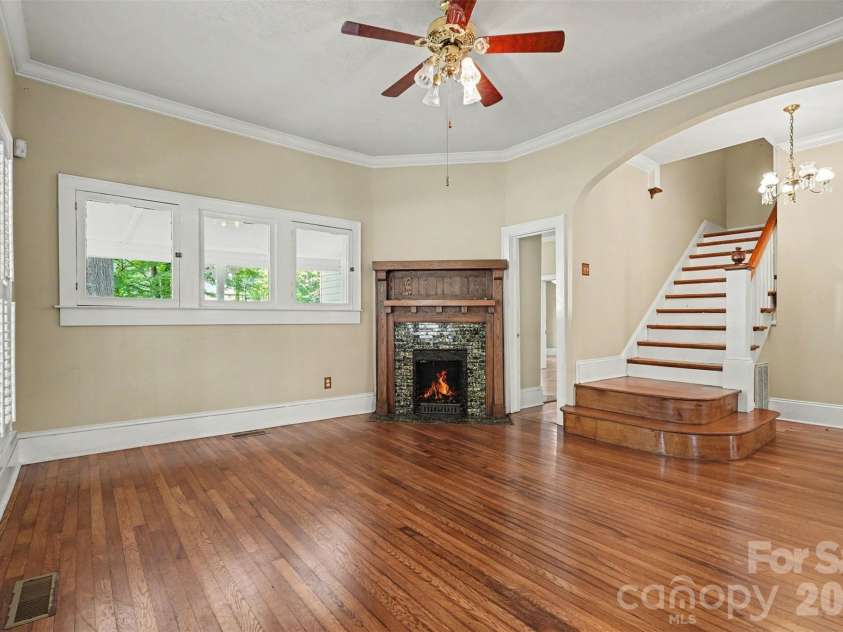 313 Gold Street, Kings Mountain, NC 28086.  MLS# CAR4399469, YatesRealty ID 35939. 